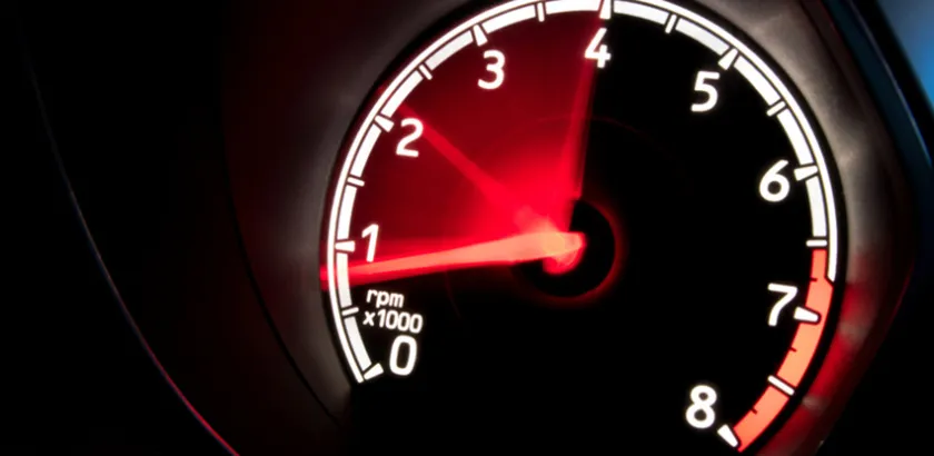 علت گاز خوردن خودرو در حالت درجا