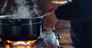 چرا اجاق گاز قابلمه را سیاه میکند