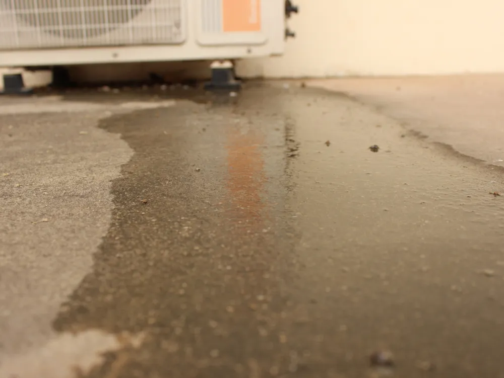 علت آب دادن پنل بیرونی کولر گازی چیست؟