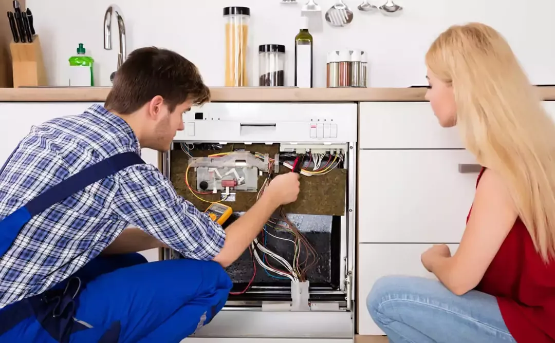 تعمیر لوازم خانگی یا خرید مجدد؟ راهنمای جامع مدیریت هزینه‌ها در بازار آشفته لوازم منزل (ویژه شهروندان مشهد)