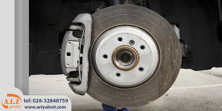 نشانه های خرابی لنت ترمز + تشخیص زمان تعویض لنت ترمز رانا و دنا
