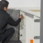 دلیل نیمه باز ماندن درب کابینت